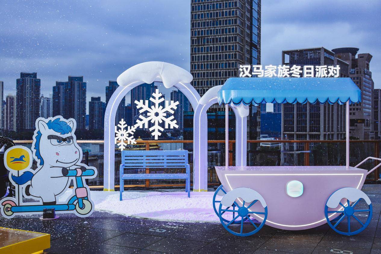 在魔都外滩最美的夜色里汉庭亮出了“国民新基建”的底牌